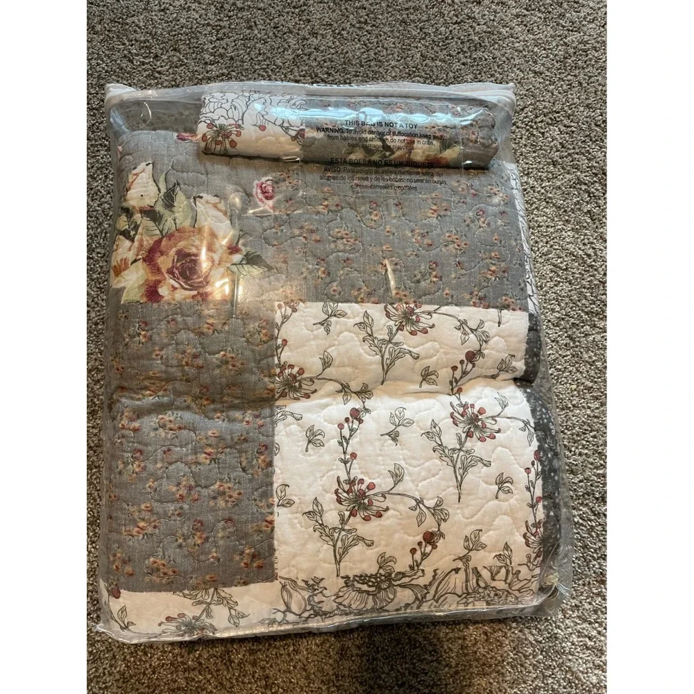 Barefoot Bungalow Giulia Twin Quilt/Pillow Set Grey Floral Patchwork Cottagecore